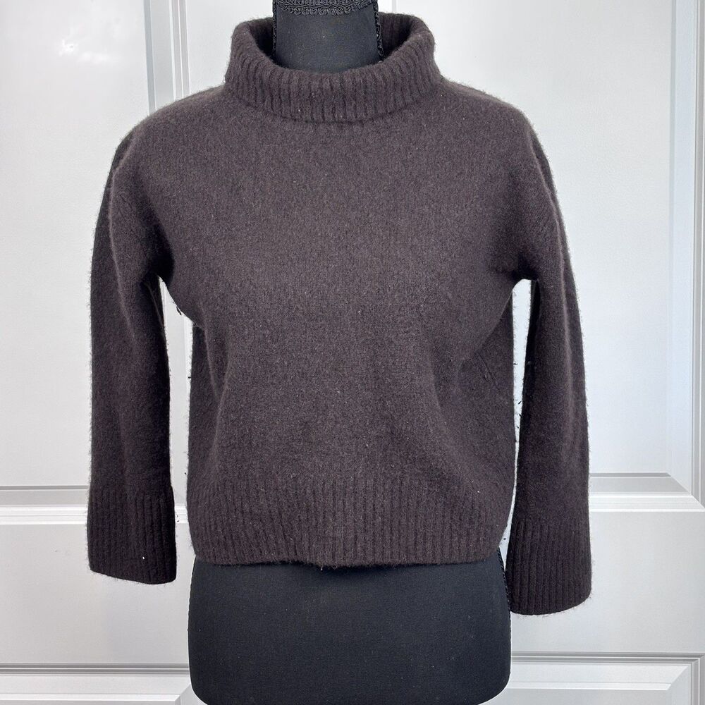 Banana Republic Women's Cashmere Cropped Chocolate/Brown Turtleneck Sweater M